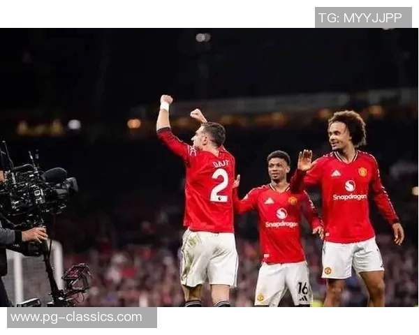 德甲激战曼联大胜波尔图绝杀时刻引发全场狂欢战术分析揭秘