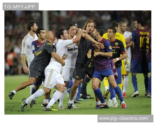 英超激战：皇马大胜巴黎圣日耳曼红牌事件引发全场热议与战术分析